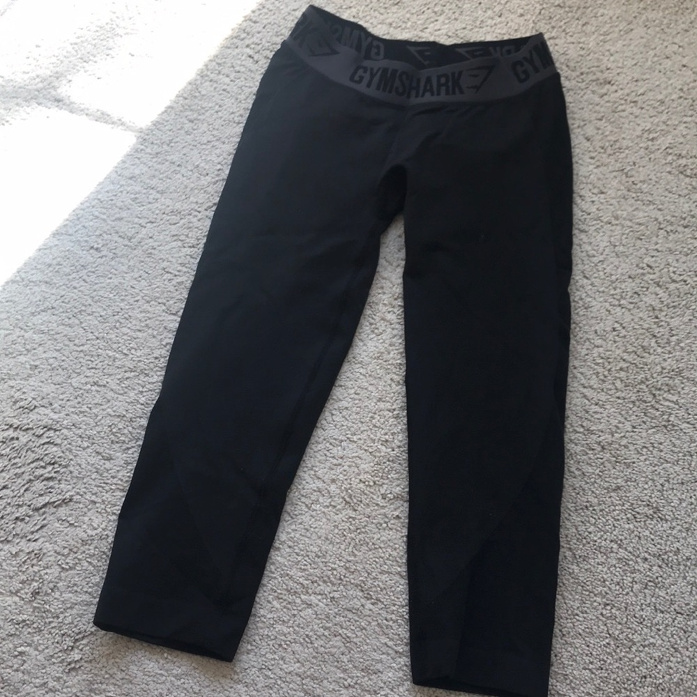 Booty Contour Capris Leggings